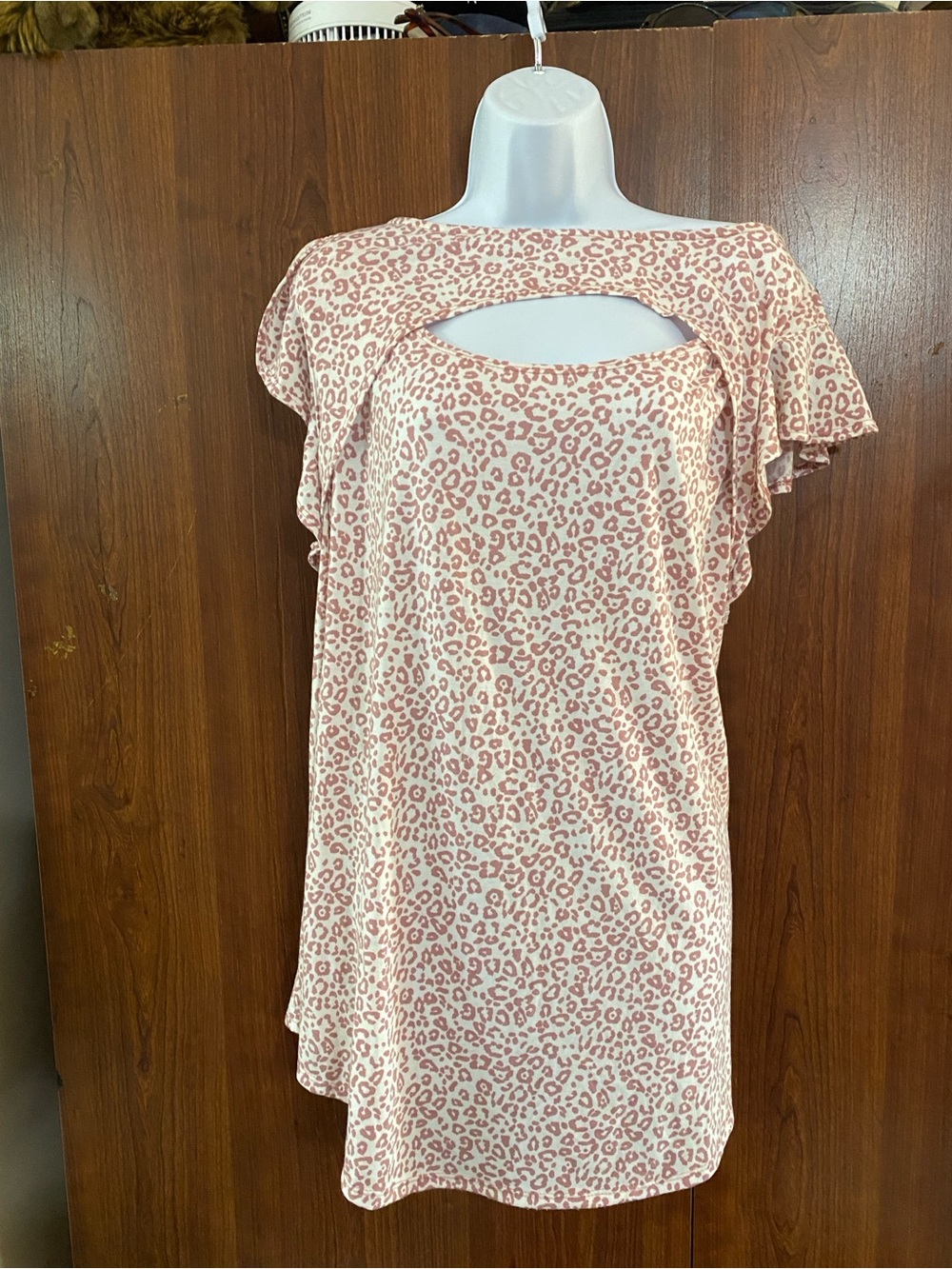 Emerald Pink Leopard Print Cutout Flutter Sleeve Tunic